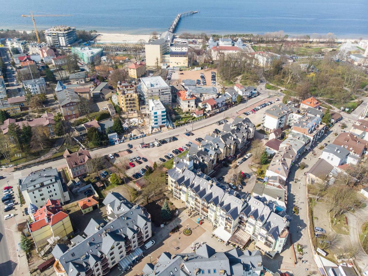 3-Bedroom Apartment Plac Neptuna By Noclegi Renters Мендзиздроє Екстер'єр фото