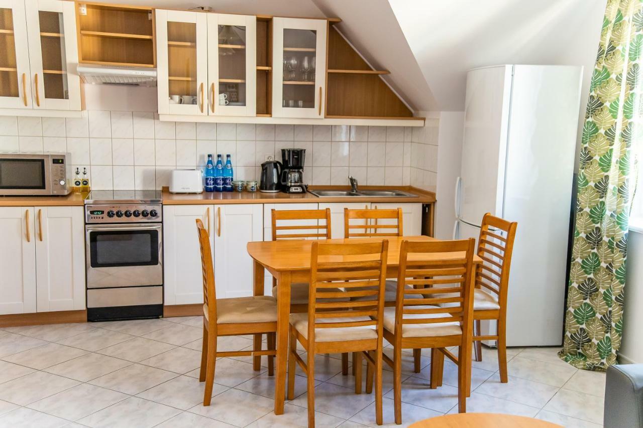 3-Bedroom Apartment Plac Neptuna By Noclegi Renters Мендзиздроє Екстер'єр фото