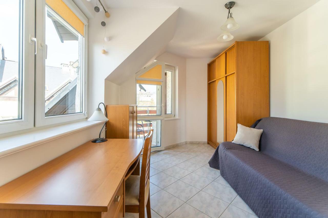3-Bedroom Apartment Plac Neptuna By Noclegi Renters Мендзиздроє Екстер'єр фото