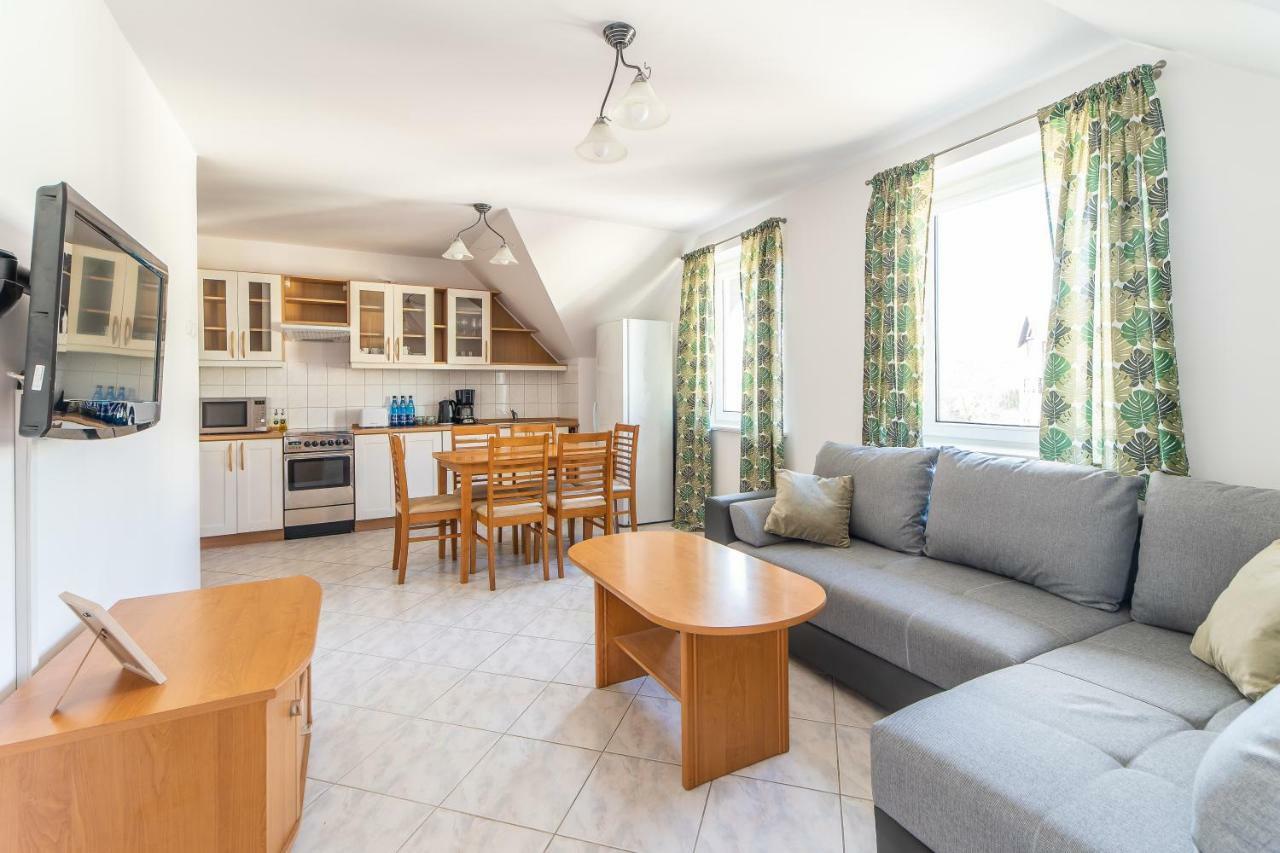 3-Bedroom Apartment Plac Neptuna By Noclegi Renters Мендзиздроє Екстер'єр фото
