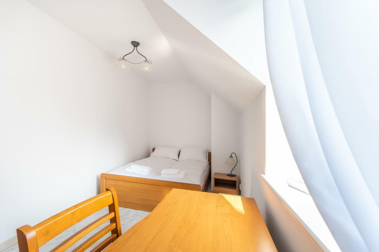 3-Bedroom Apartment Plac Neptuna By Noclegi Renters Мендзиздроє Екстер'єр фото
