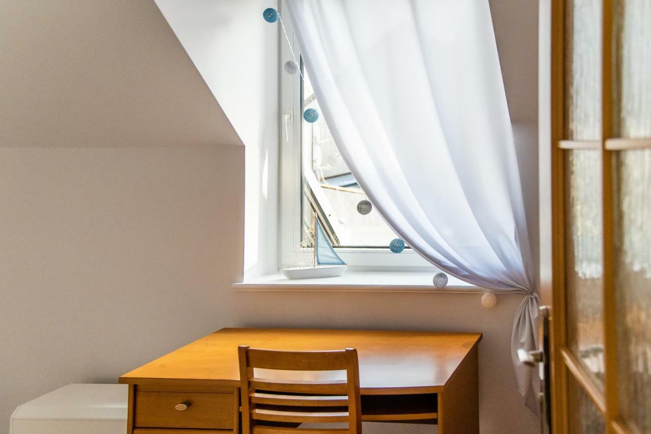 3-Bedroom Apartment Plac Neptuna By Noclegi Renters Мендзиздроє Екстер'єр фото