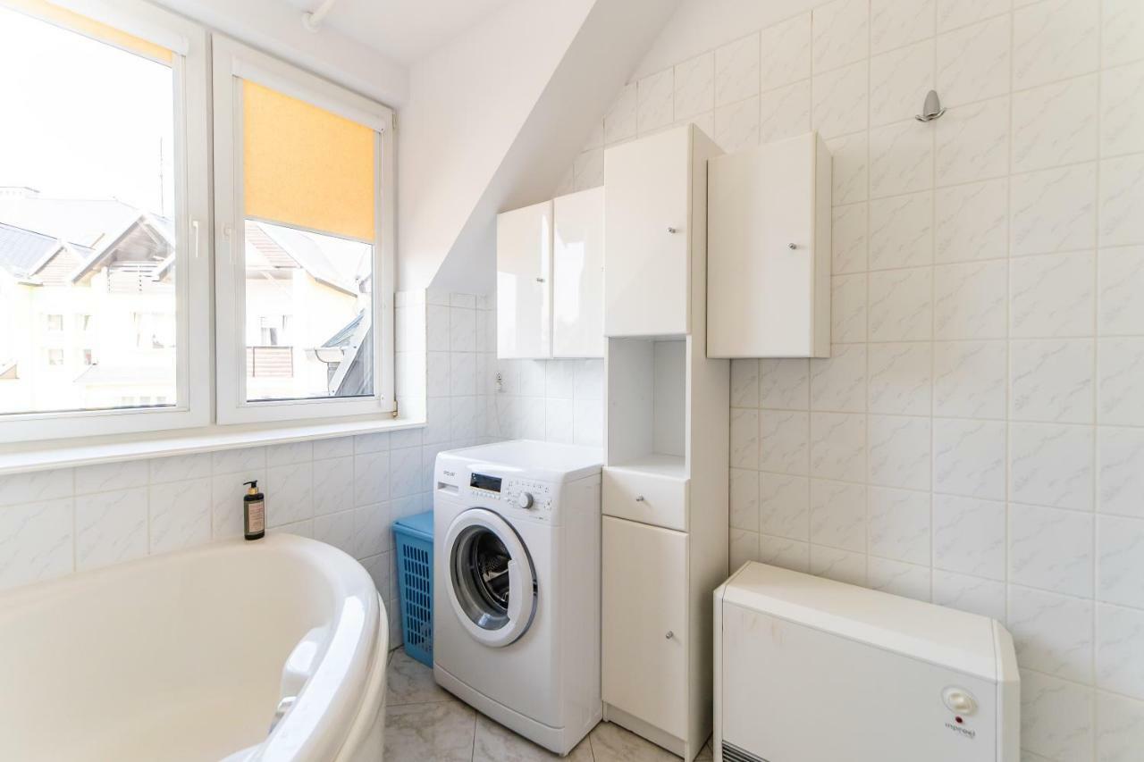 3-Bedroom Apartment Plac Neptuna By Noclegi Renters Мендзиздроє Екстер'єр фото